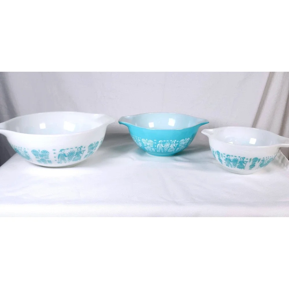 Vintage Pyrex Mixing Bowls 3 Piece Turquoise Butterprint Amish Cinderella Set